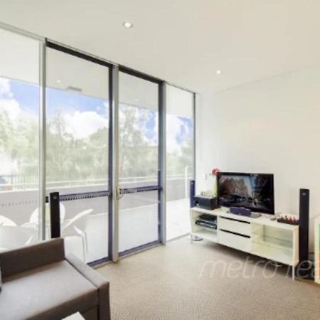 Sun-Drenched 3 Bedroom Apartment In Turrella Mascot Luaran gambar